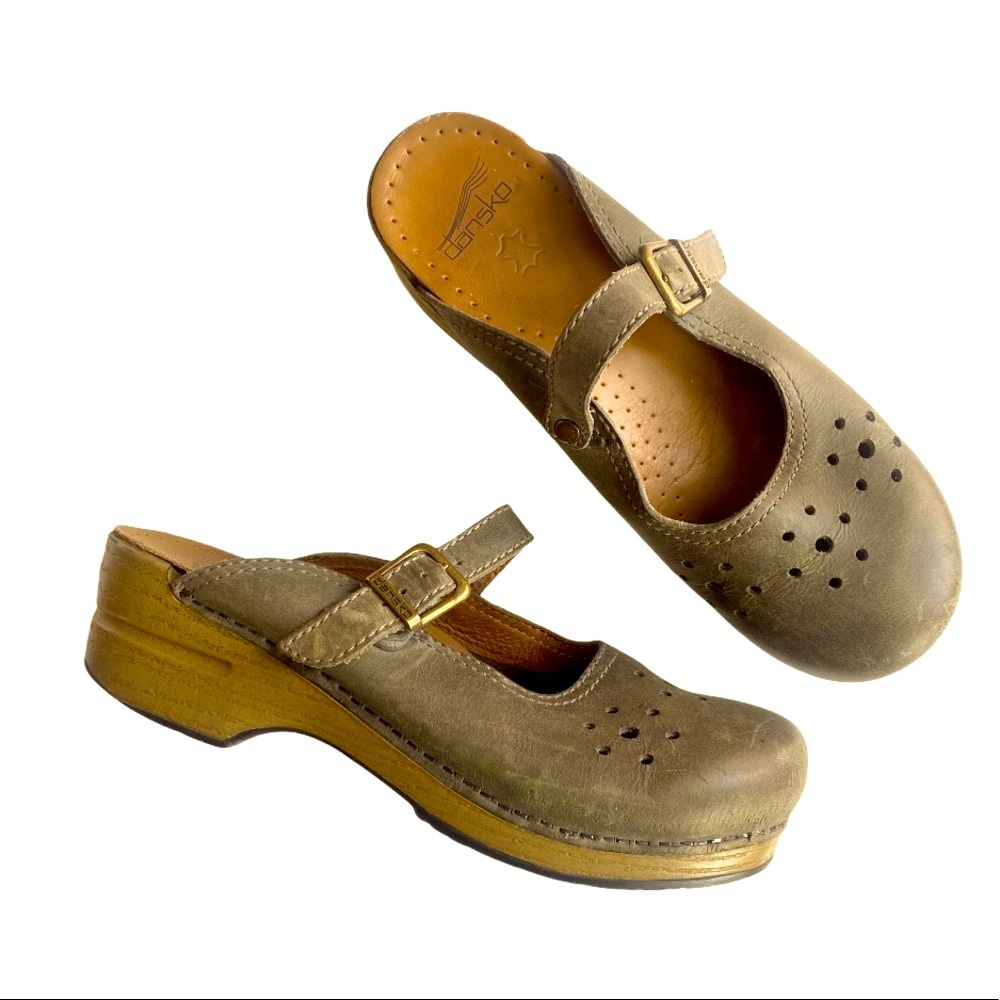 Dansko Leather Taupe tan clogs size 40